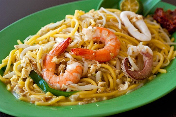 Singapore Fried Hokkien Mee. Image courtesy of Julia Khoo, used with permission.