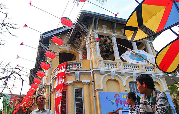 Khoi TranHue Festival street decorations